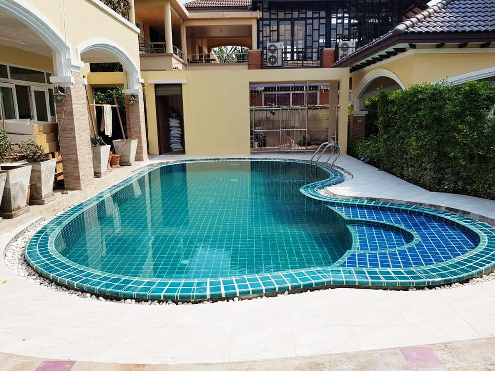 Tcp pool รับสร้างสระว่ายน้ำคอนกรีต บ้านคุณแนน ซอยโยธินพัฒนา 3​